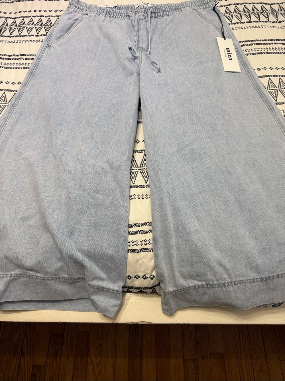 Light Wash Wide Leg Drawstring Crops